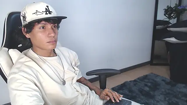 Chat XXX en directo de MaximilianRoth