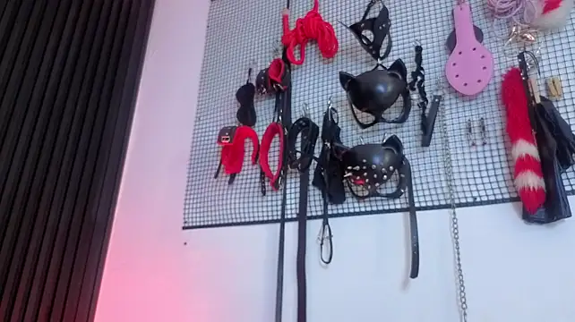 Issafoxx Adlı Modelin Canlı XXX Sohbeti