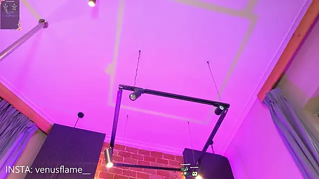 Venus_flame1 – Naživo XXX chat