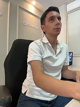Chatroom XXX en direct de Liam_Fiire