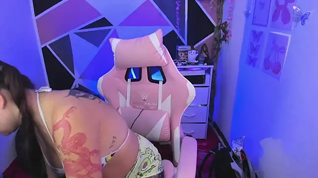 little_emma0 现场XXX聊天