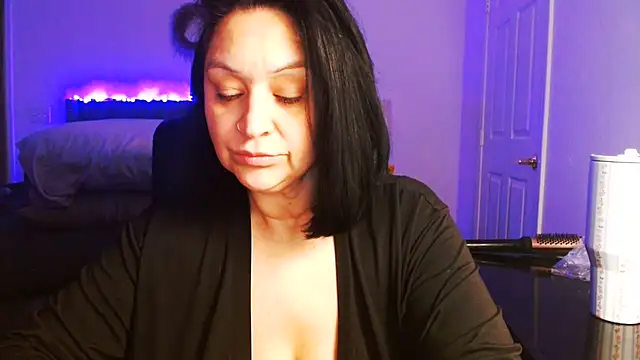צ'אט XXX בשידור חי של AlyssiaAmorex