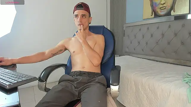 FelipeFriendly XXX чат на живо
