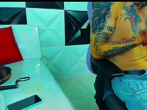 Czat XXX na żywo – Boy_tatto77
