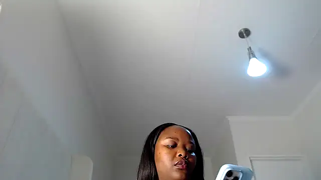 Chat XXX en directo de xBUSTY_CANDYx