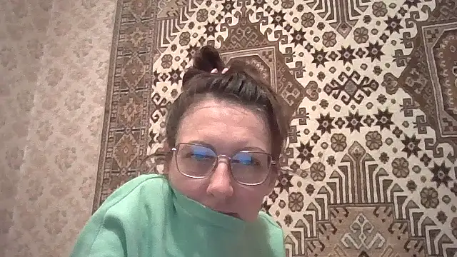 FayInessaKiss élő XXX-chatje