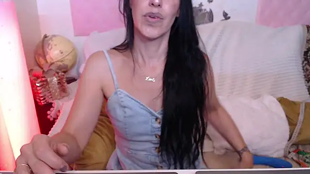 -Lou_ élő XXX-chatje