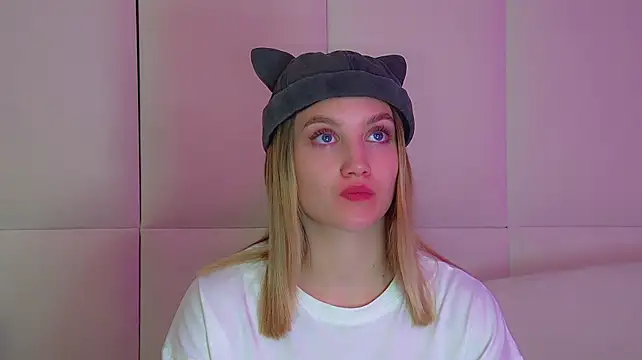 StacyEvances' Live XXX Chat
