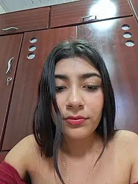 XXX chat uživo modela Sweed-virgin-pussy
