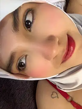 Chat +18 de celeste_mill ao vivo