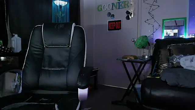 TypicalDepot5's Webcam Show