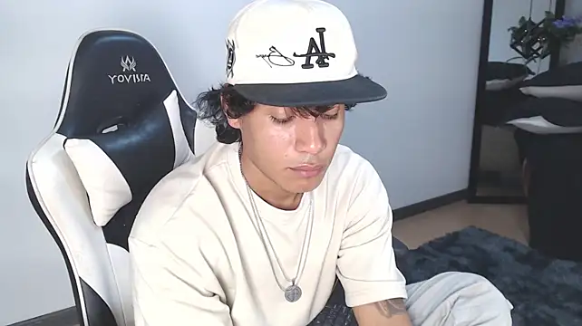 MaximilianRoth 现场XXX聊天