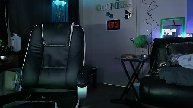 TypicalDepot5 webkamerás műsora