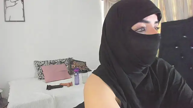 Uzra_hayed's Live XXX Chat