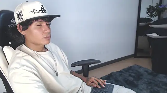 MaximilianRoth Chat XXX live