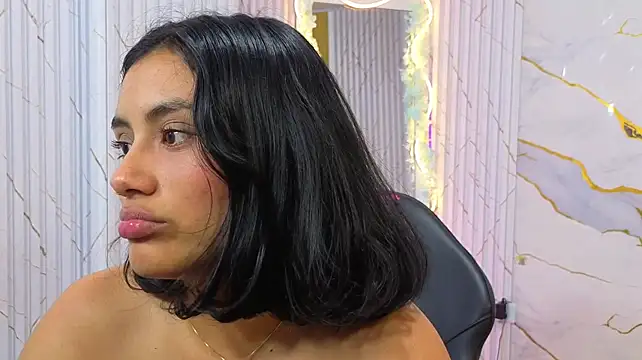 PEACHY_TAY's Live XXX Chat