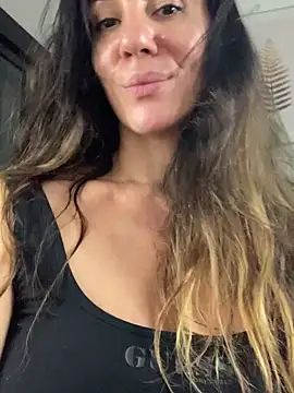 AnnaFlowerBabe Adlı Modelin Canlı XXX Sohbeti