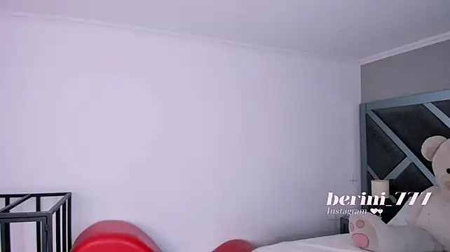 AmberiniHoffman 现场XXX聊天