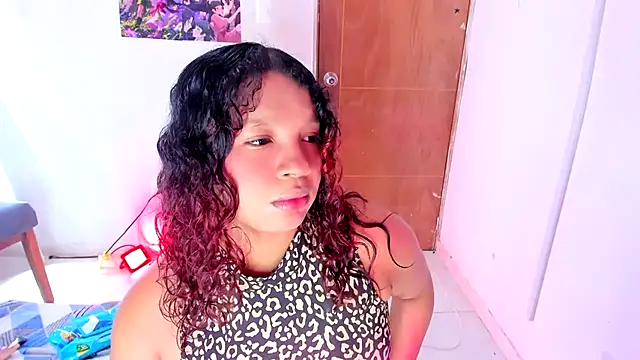 Emily_Coper18's Live XXX Chat