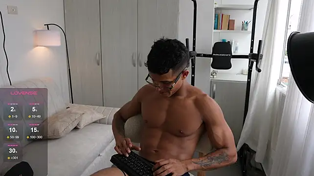 Paradise_boy__n Live XXX chat