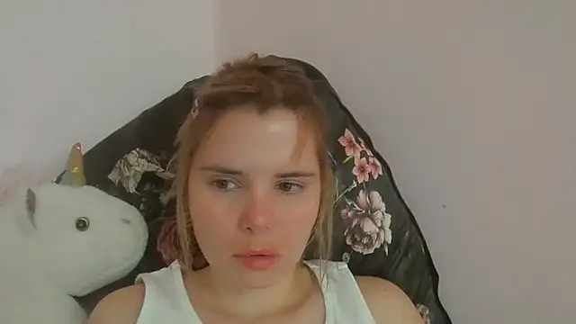 HornyElena 即時 XXX 聊天