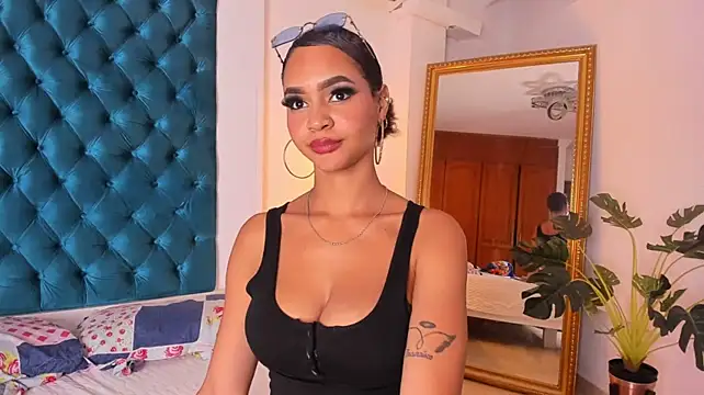 ZoeSanthanna_ Chat XXX in diretta