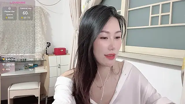 MuMu_20 Adlı Modelin Canlı XXX Sohbeti