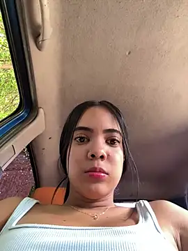 Živý XXX chat NAUGHTY_LITTLE_18