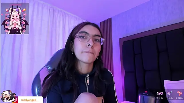 צ'אט XXX בשידור חי של Molly_A