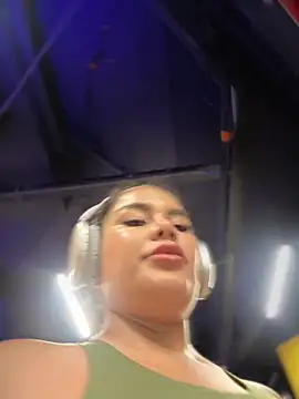 Živý XXX chat Issane_Peru