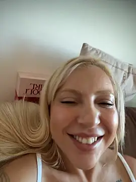 XXX chat uživo modela Juuhschmitt