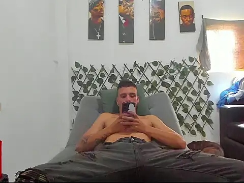 Chatroom XXX en direct de Latins_Boss