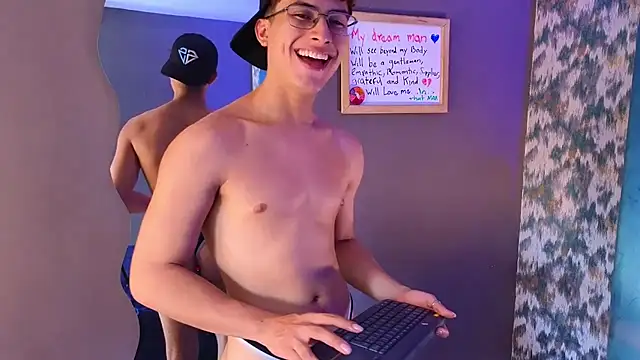 Aaron_Eze XXX чат на живо