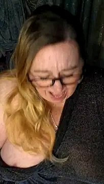 XXX chat uživo modela Iceprincess2bad4u