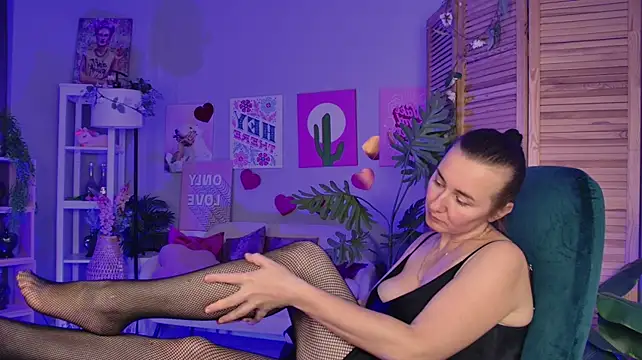 Golden_Dragon Adlı Modelin Canlı XXX Sohbeti