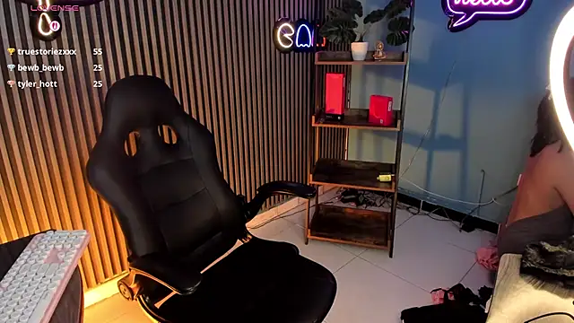 Chat +18 de Emily_robertss1 ao vivo
