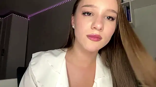 XXX chat uživo modela DonetteAlaya