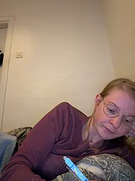 jannis1992 XXX чат на живо