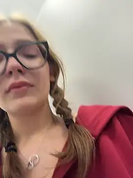 MilliWish's Live XXX Chat