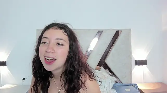 abrilcollins09 Chat XXX in diretta