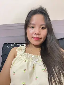 Bella_7777 即時 XXX 聊天