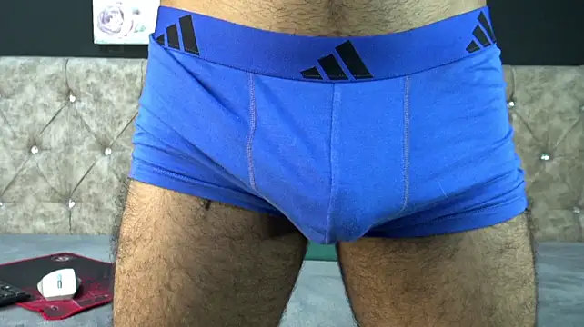 Czat XXX na żywo – EnzoKnox