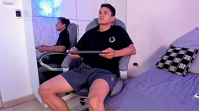 XXX chat uživo modela Simon_Axe
