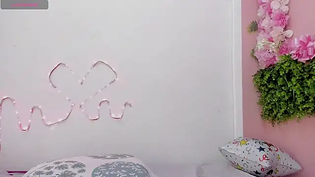 Mikasa_Horny's Live XXX Chat