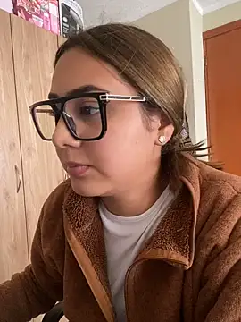 Miabonnett_ Adlı Modelin Canlı XXX Sohbeti