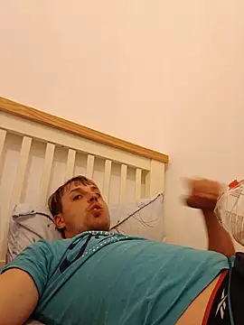 Levarboy XXX чат на живо