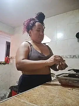 Chat XXX ao vivo de CurvyHeat