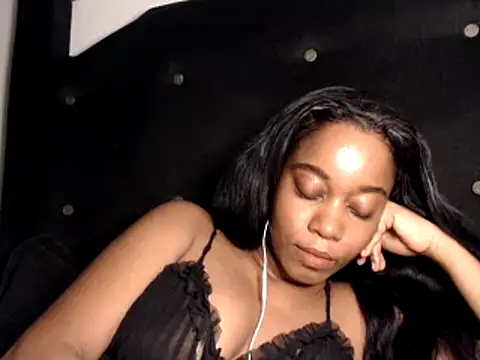 Cattaleen's Live XXX Chat