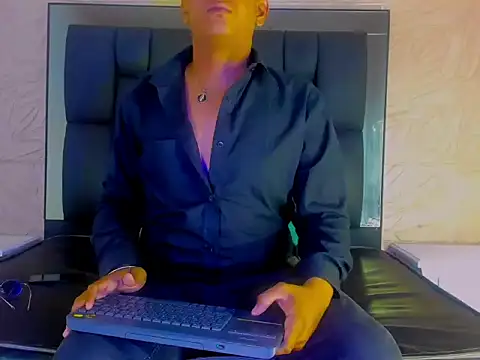 XXX chat uživo modela Papi_95