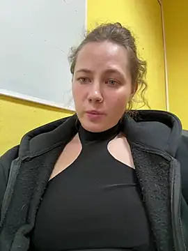 AsynaYuuki Chat XXX in diretta